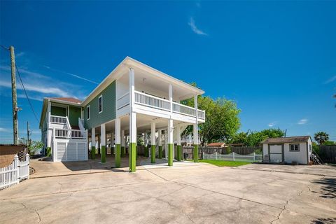 A home in San Leon