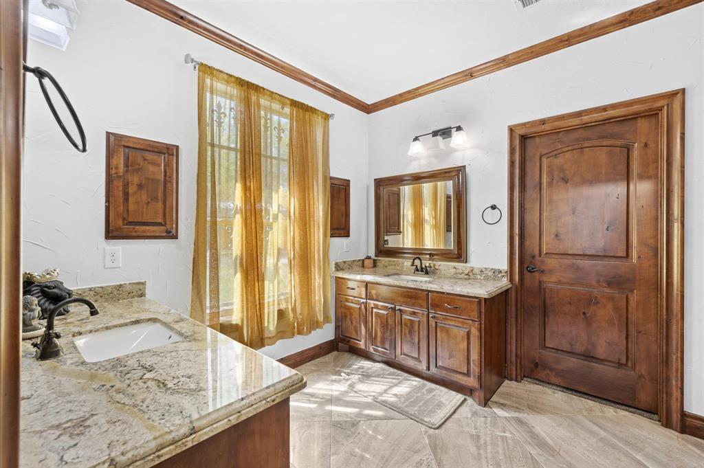 826 Oak Bend Loop, Cleveland, Texas image 17
