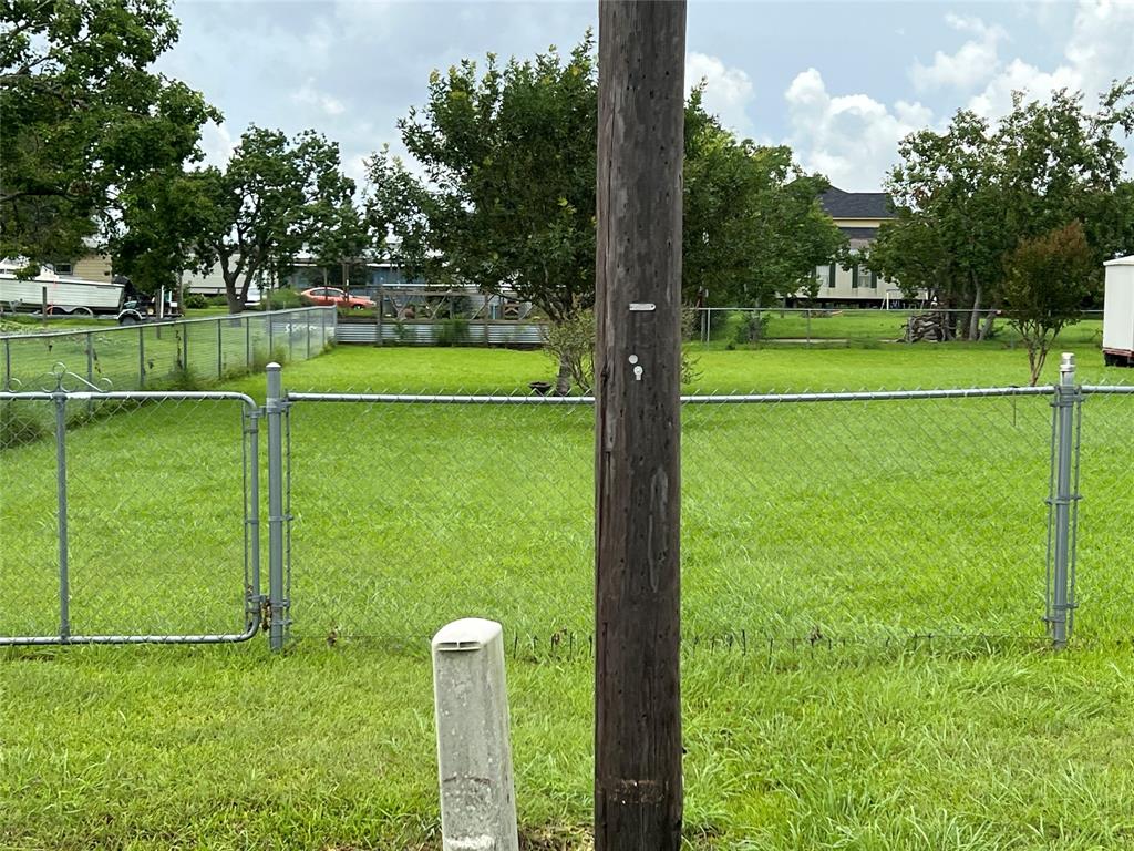 Na Broadway, San Leon, Texas image 2