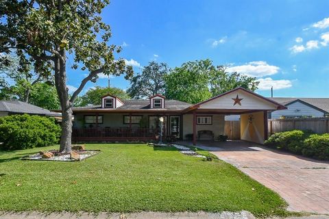 8455 Sonneville Drive Houston TX 77080