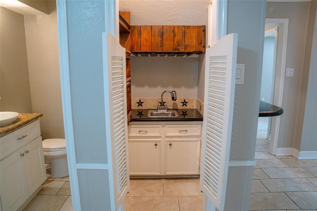 8214 Roebourne Lane, Houston, Texas image 10