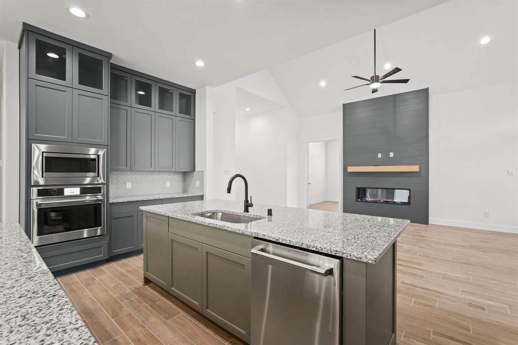 7410 Goldenrod Thicket Circle