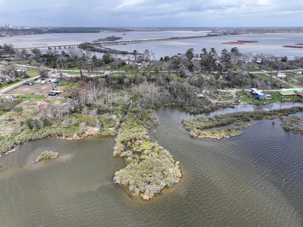 17202 Meadowbrook Drive, Channelview, Texas image 2