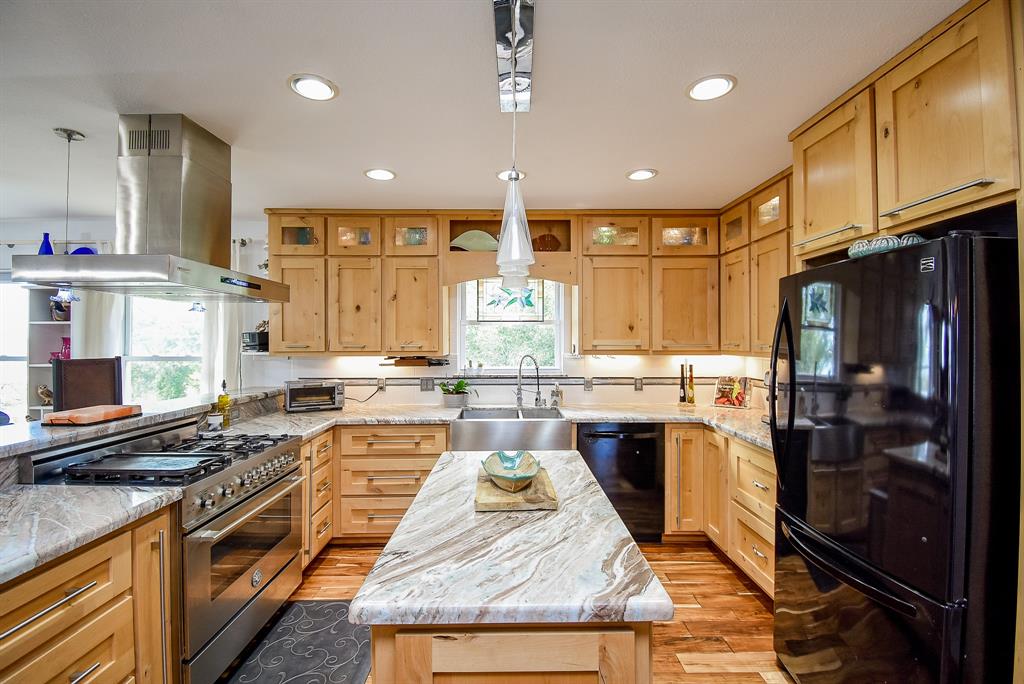 317 E Bayshore Drive, Palacios, Texas image 19