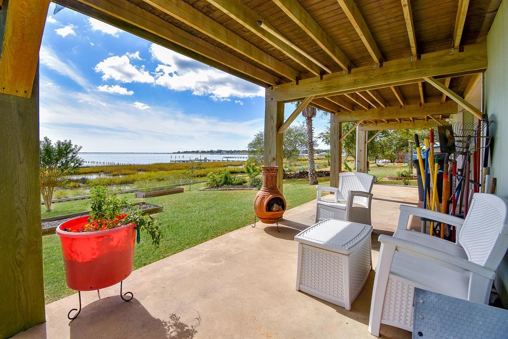317 E Bayshore Drive, Palacios, Texas image 2