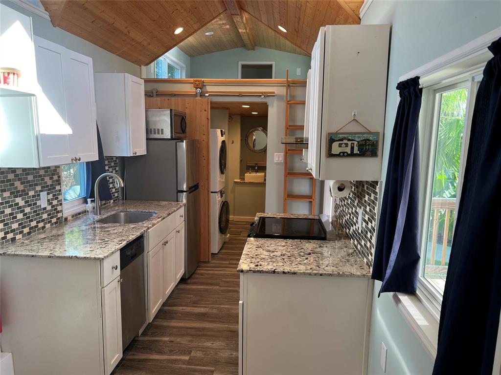 311 8th Street, San Leon, Connecticut image 5
