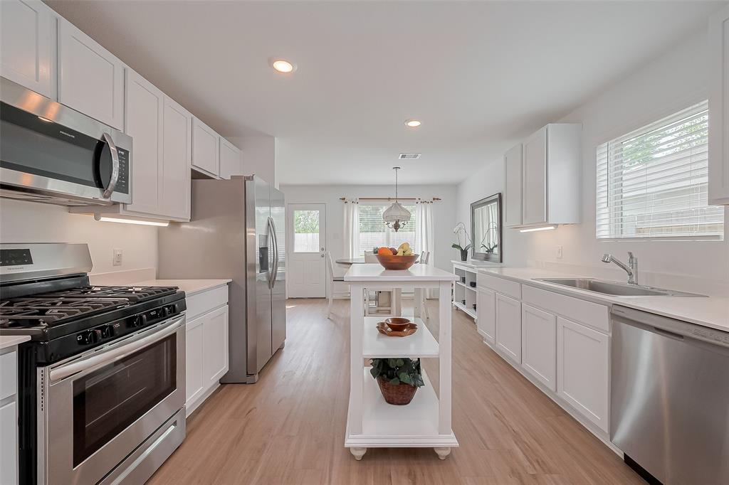 327 Riverwood Village Lane, Sealy, Texas image 18