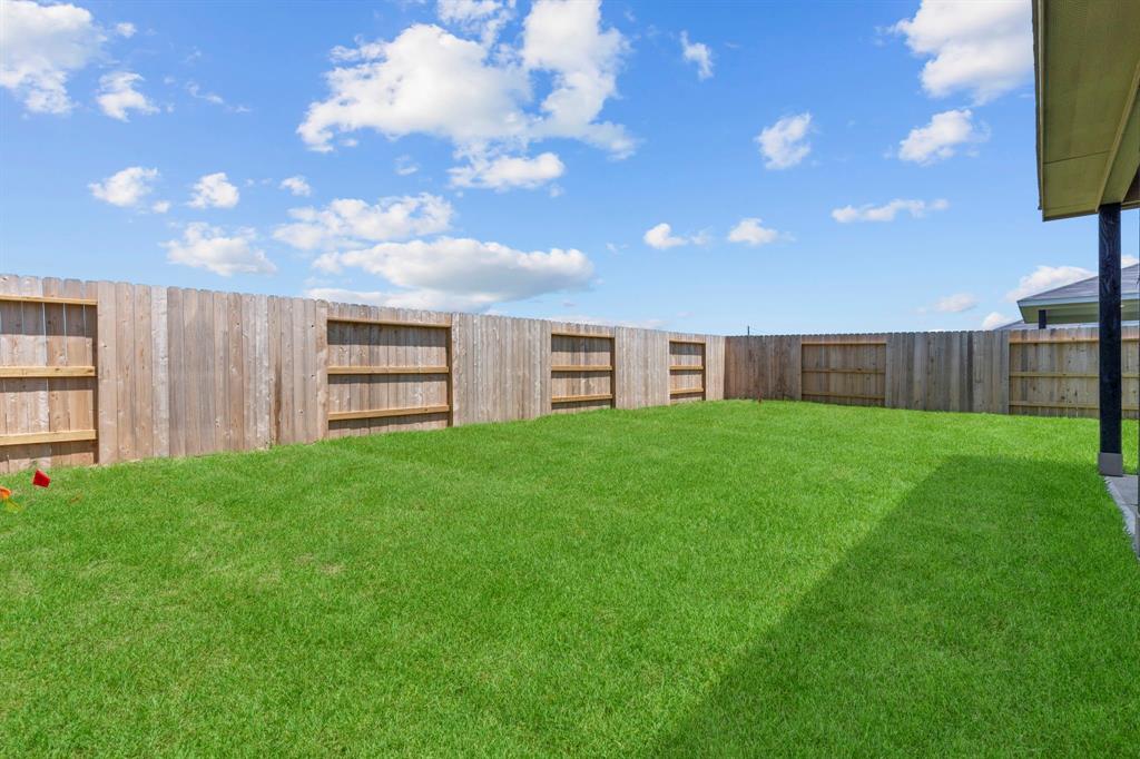 9022 Gull Canyon Drive, Baytown, Texas image 34