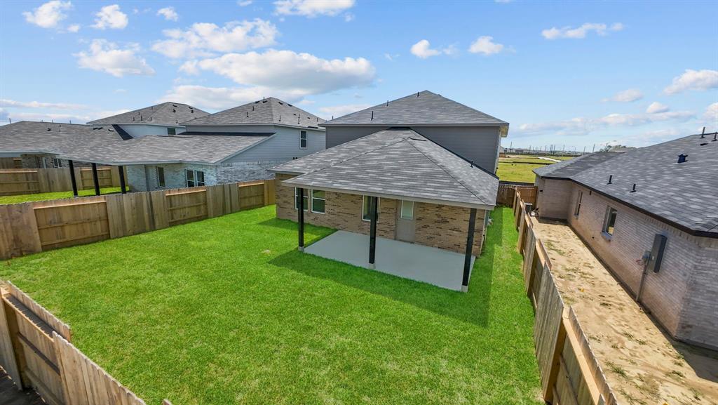 9022 Gull Canyon Drive, Baytown, Texas image 35