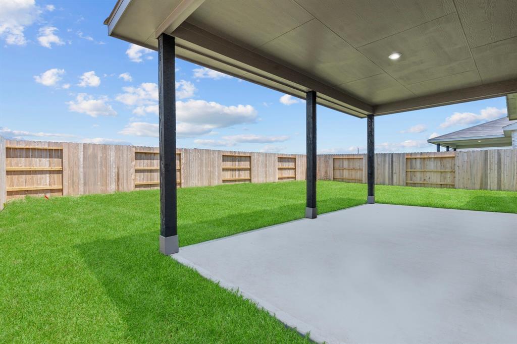 9022 Gull Canyon Drive, Baytown, Texas image 32