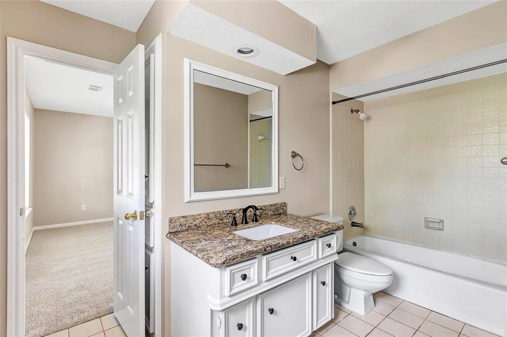2719 Woodland Ridge Drive, Kingwood, Texas image 38