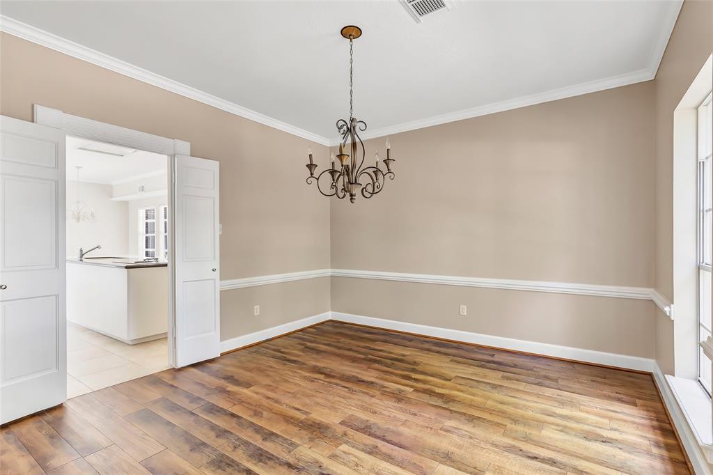 2719 Woodland Ridge Drive, Kingwood, Texas image 23
