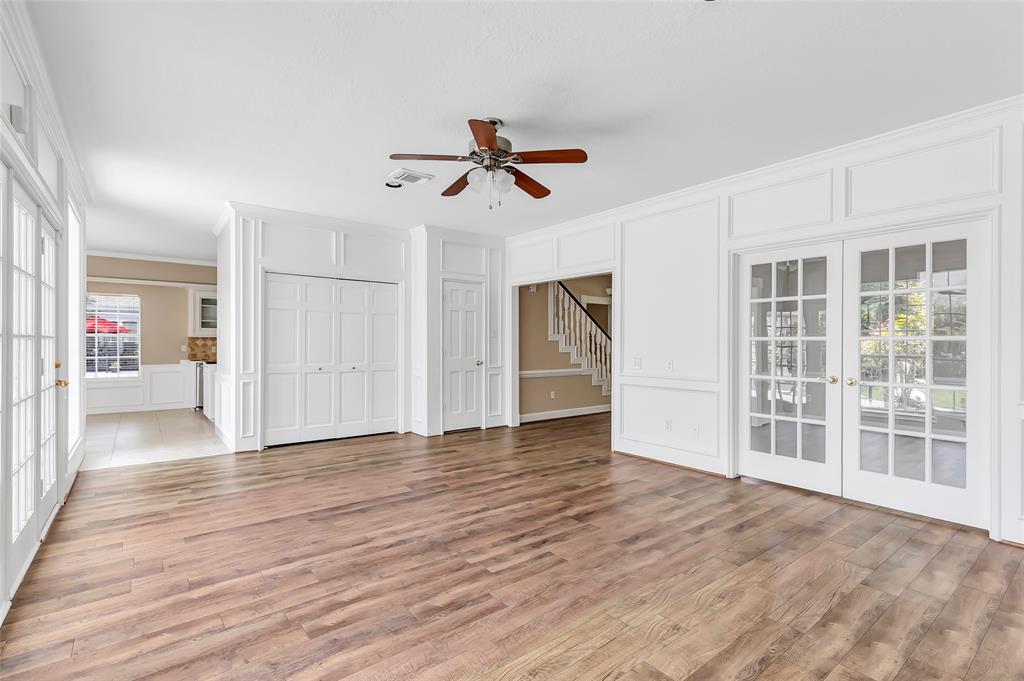 2719 Woodland Ridge Drive, Kingwood, Texas image 14