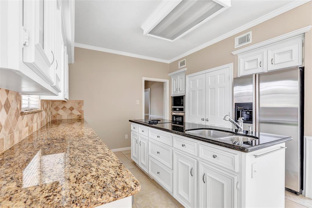 2719 Woodland Ridge Drive, Kingwood, Texas image 19