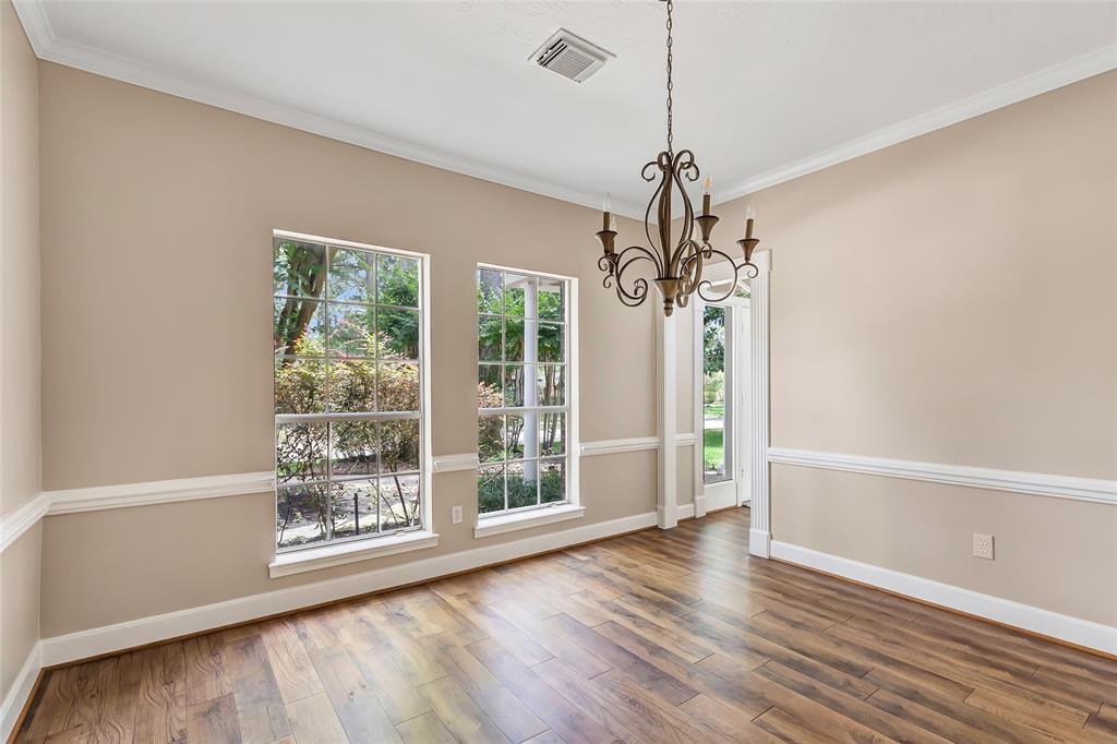 2719 Woodland Ridge Drive, Kingwood, Texas image 24