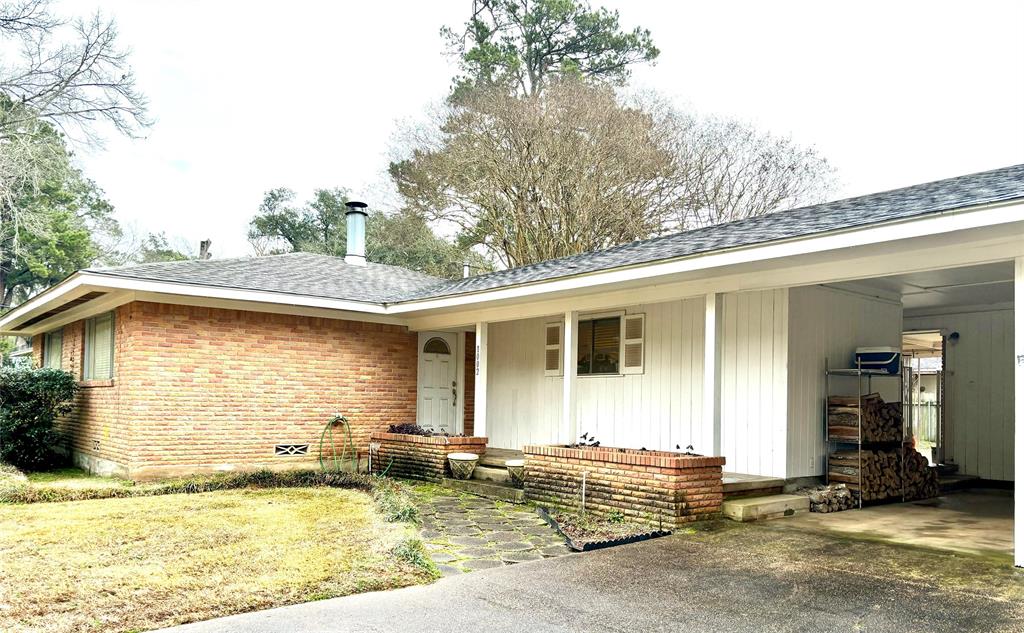 1002 E Redbud Avenue, Crockett, Texas image 4