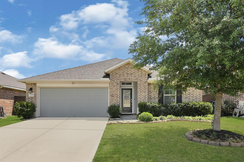 2218 Brickfielder Lane, Baytown, Texas image 1