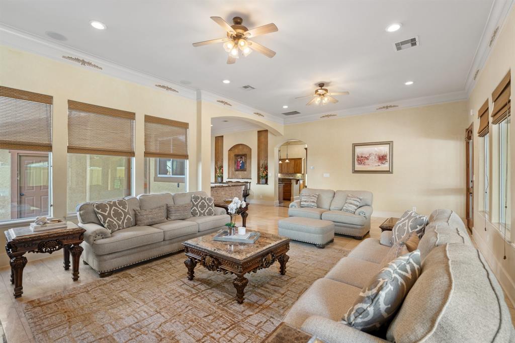 818 Seagler Road, Houston, Texas image 8