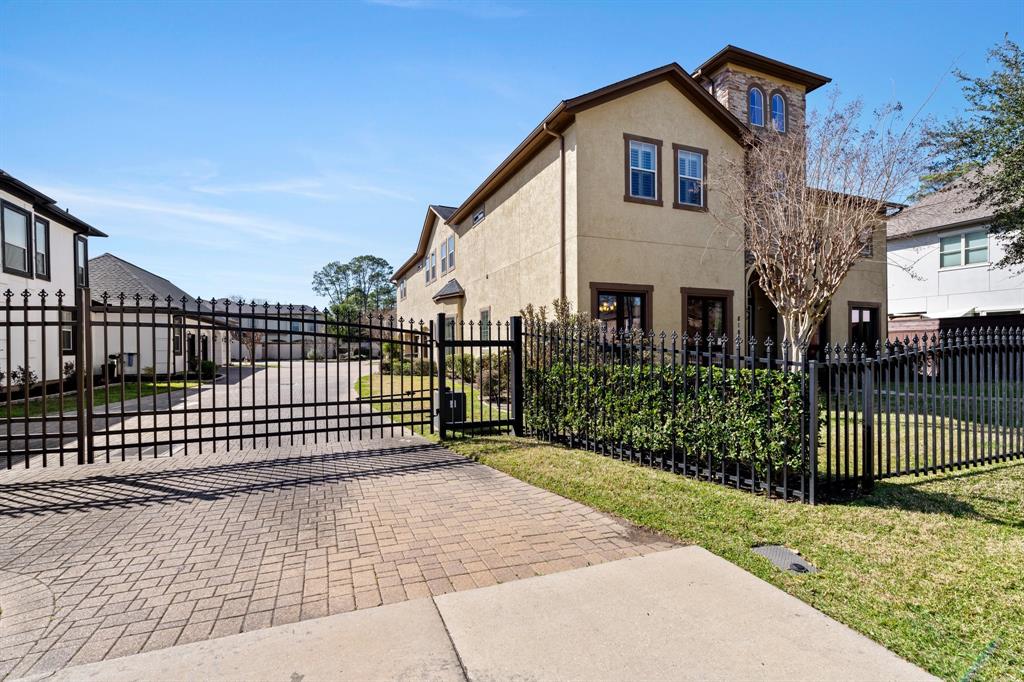 818 Seagler Road, Houston, Texas image 5