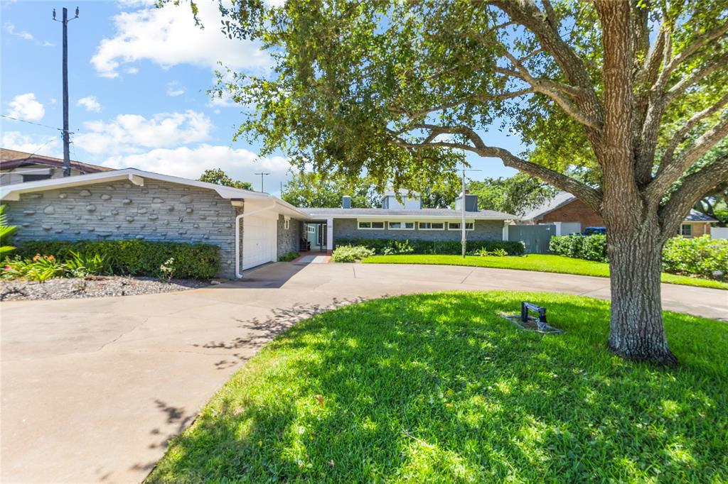 1501 Harbor View Circle
