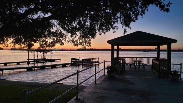 1501 Harbor View Circle