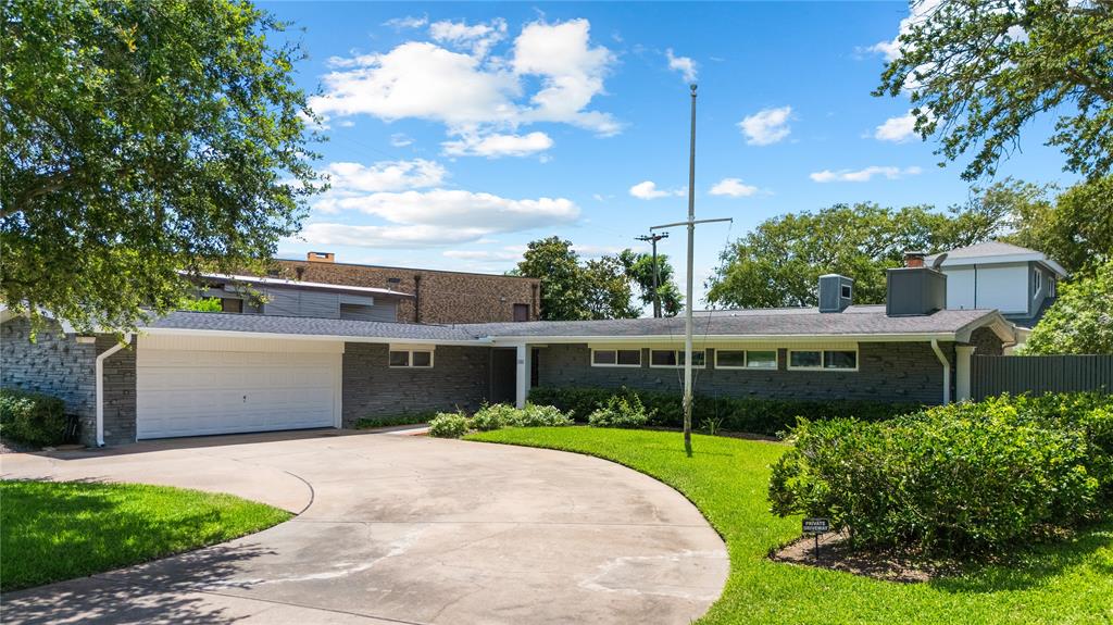 1501 Harbor View Circle