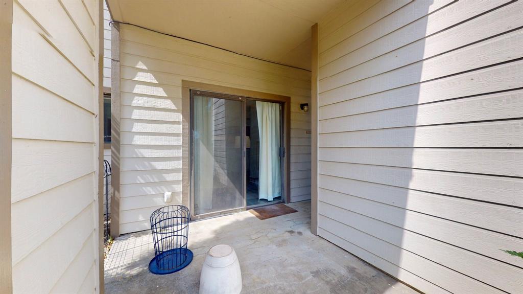 7031 N Holiday Drive, Galveston, Texas image 3