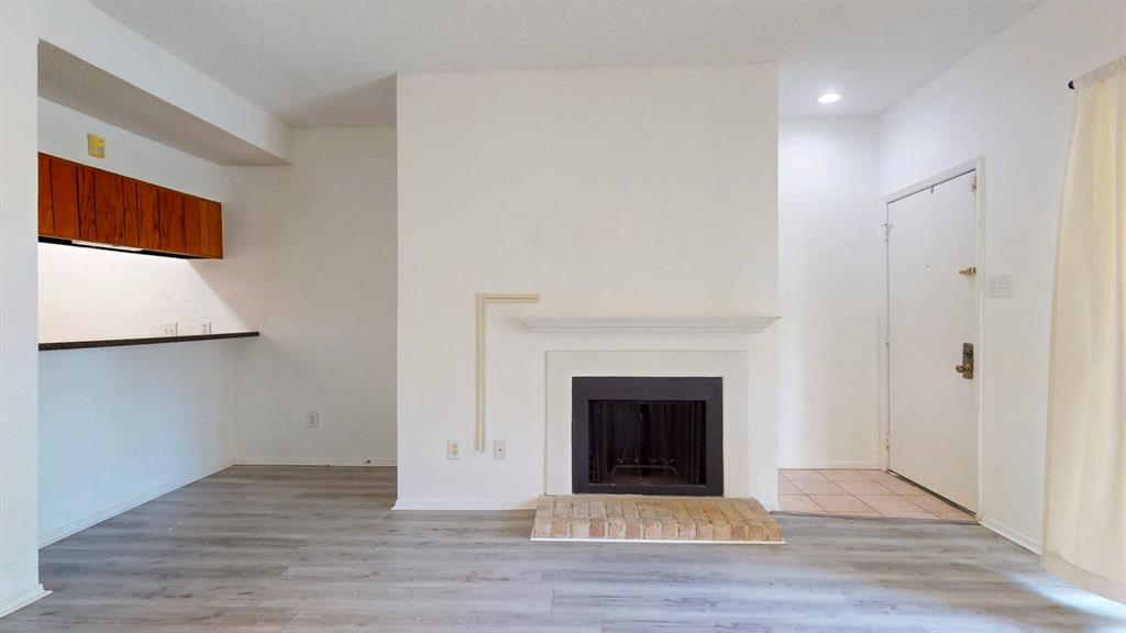 7031 N Holiday Drive, Galveston, Texas image 6
