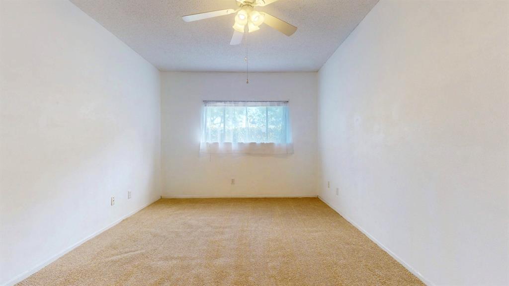 7031 N Holiday Drive, Galveston, Texas image 18
