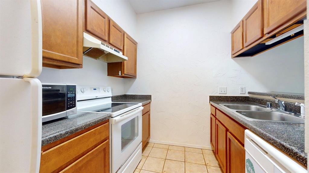 7031 N Holiday Drive, Galveston, Texas image 10