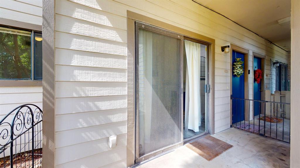 7031 N Holiday Drive, Galveston, Texas image 4
