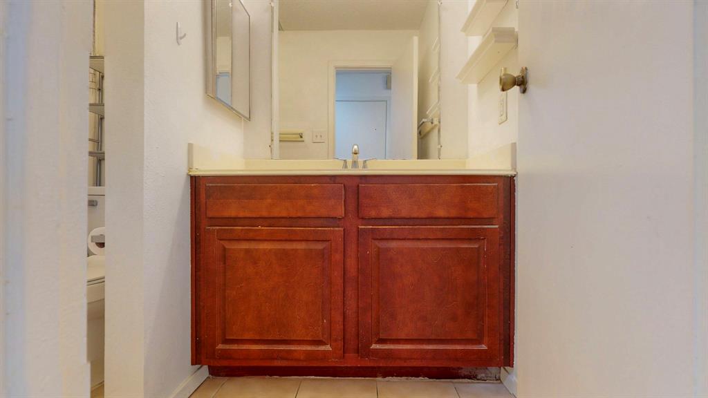 7031 N Holiday Drive, Galveston, Texas image 19