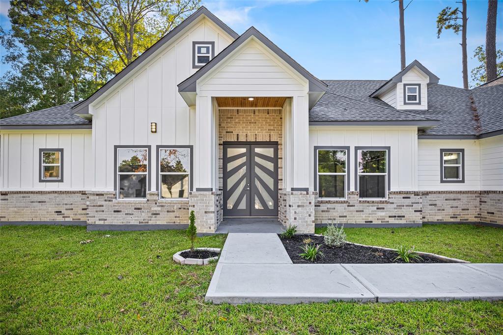 87 Lakeway Ct Court