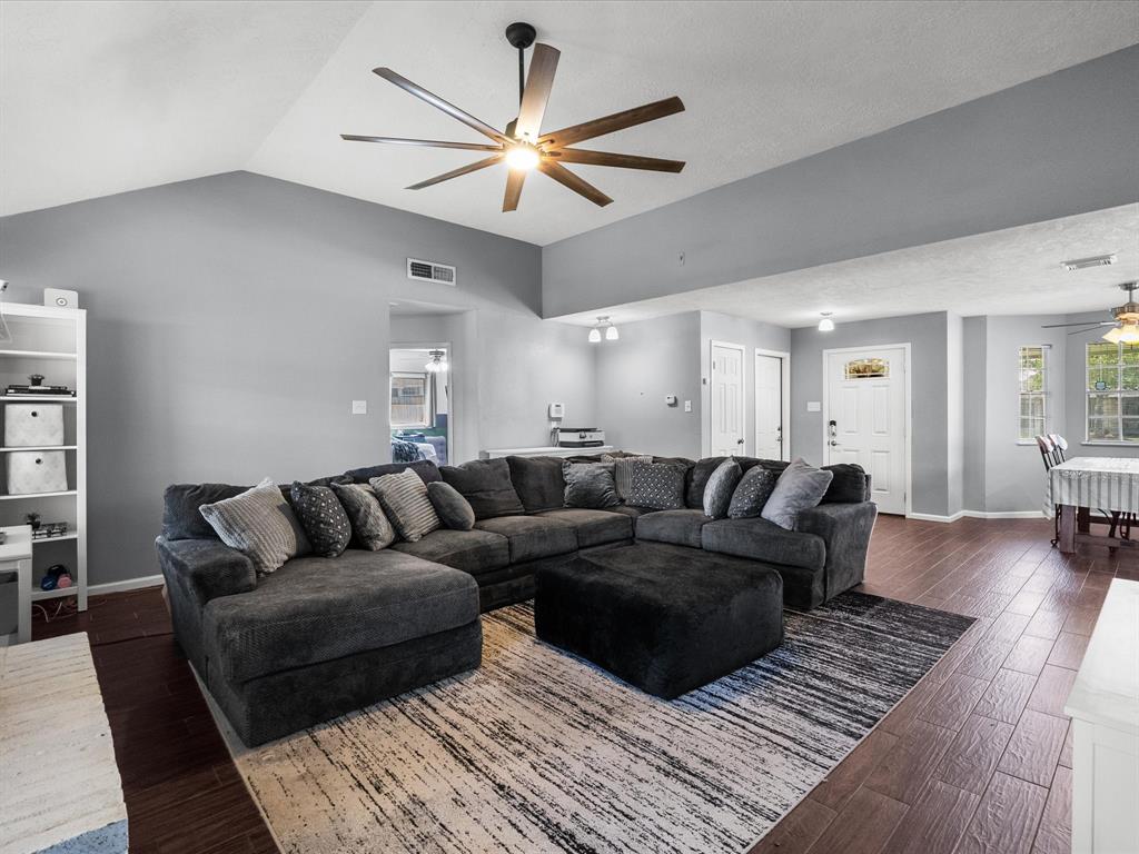 202 Morningside Drive, League City, Texas image 13