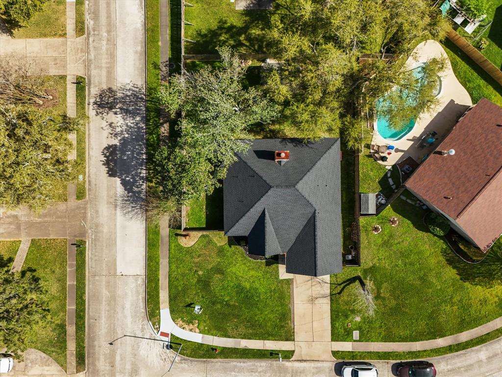 202 Morningside Drive, League City, Texas image 5