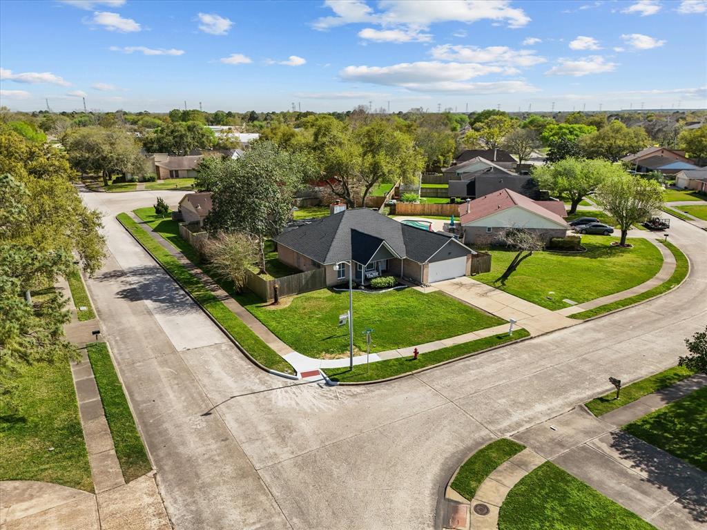 202 Morningside Drive, League City, Texas image 3