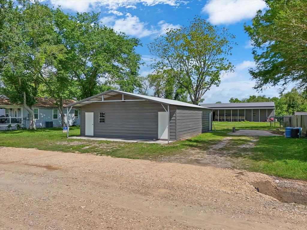 2225 Baratt Road, Friendswood, Texas image 2