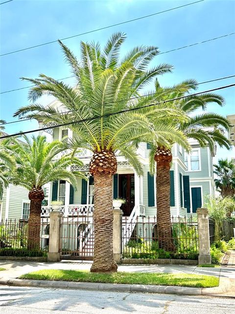 2113 Ball Galveston TX 77550