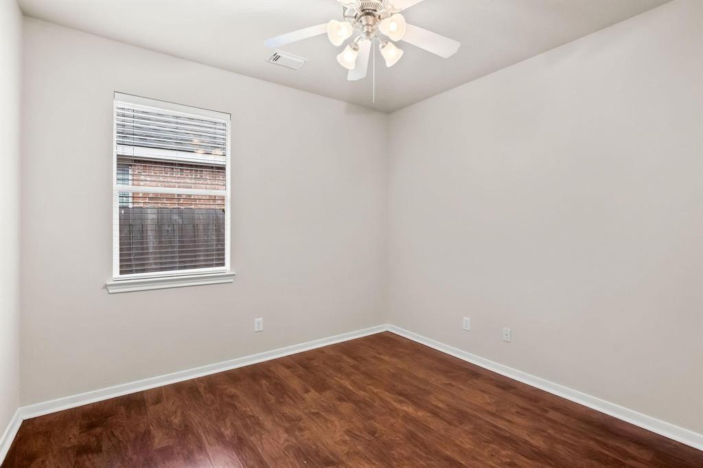 4306 Countrycrossing Drive, Spring, Texas image 17