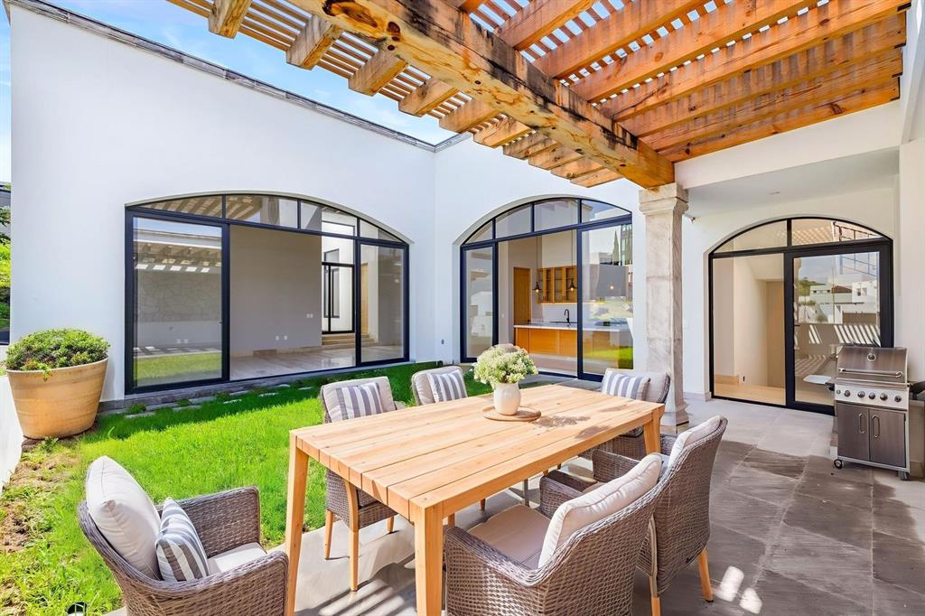 Mexico, 4 Bedrooms Bedrooms, ,5 BathroomsBathrooms,Residential,Active,187051