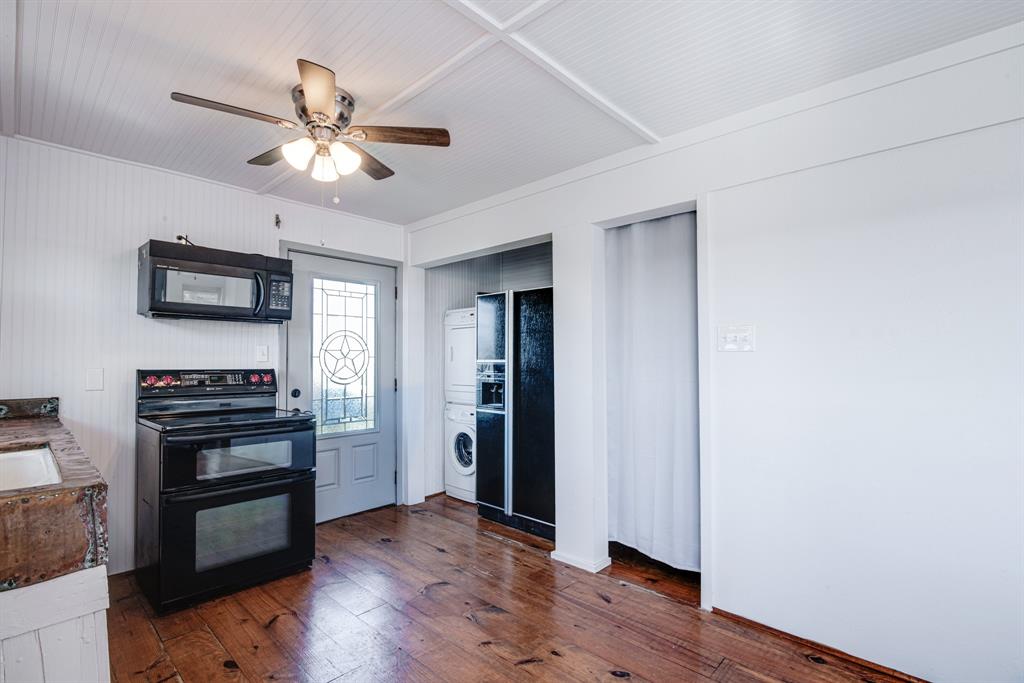 140 Ocean View Drive, Crystal Beach, Texas image 18