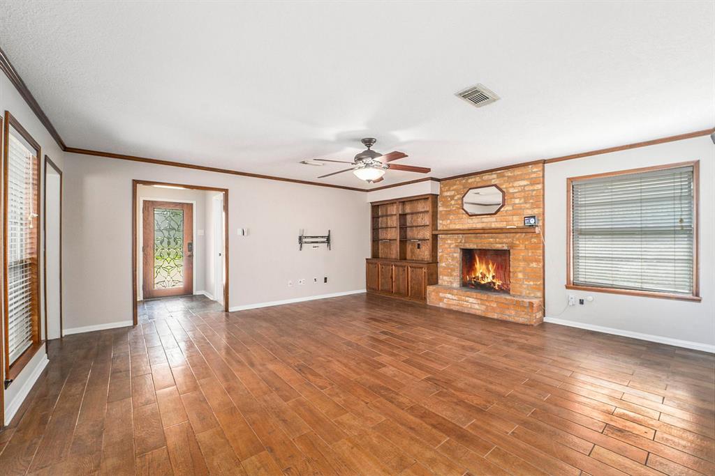 3608 Canterbury Drive, Baytown, Texas image 7
