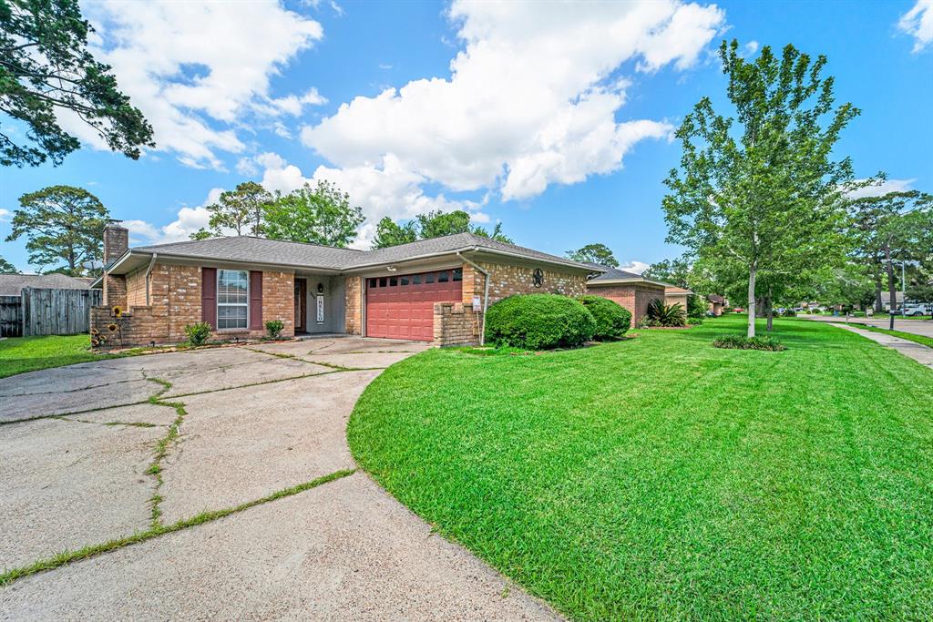 3608 Canterbury Drive, Baytown, Texas image 3