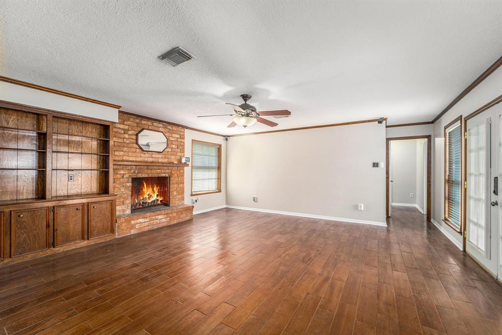 3608 Canterbury Drive, Baytown, Texas image 9
