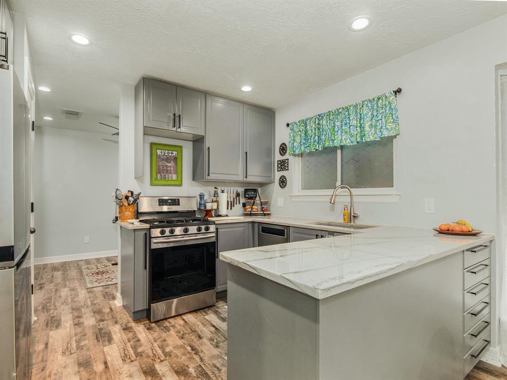 3315 Creek Shadows Drive, Kingwood, Texas image 4