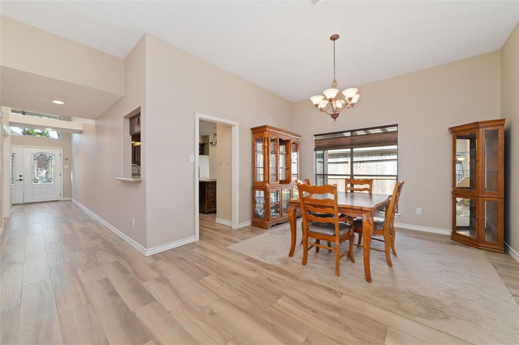 7238 N Hearthstone Green Drive, Houston, Texas image 6