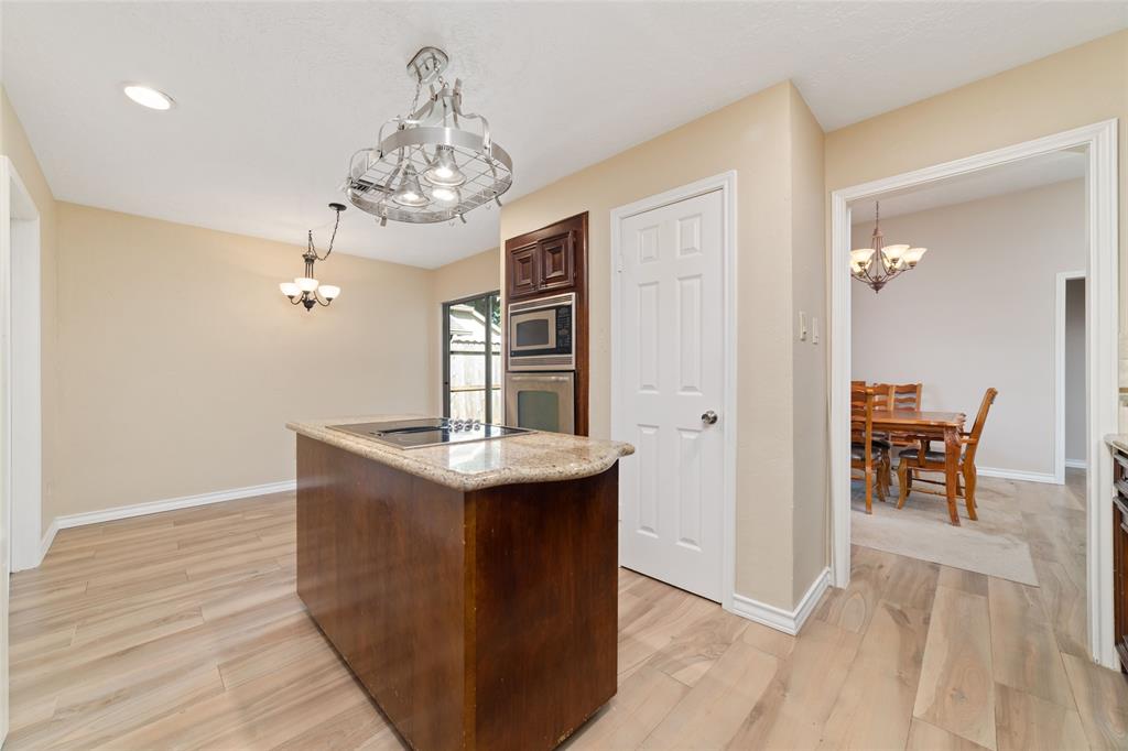 7238 N Hearthstone Green Drive, Houston, Texas image 12