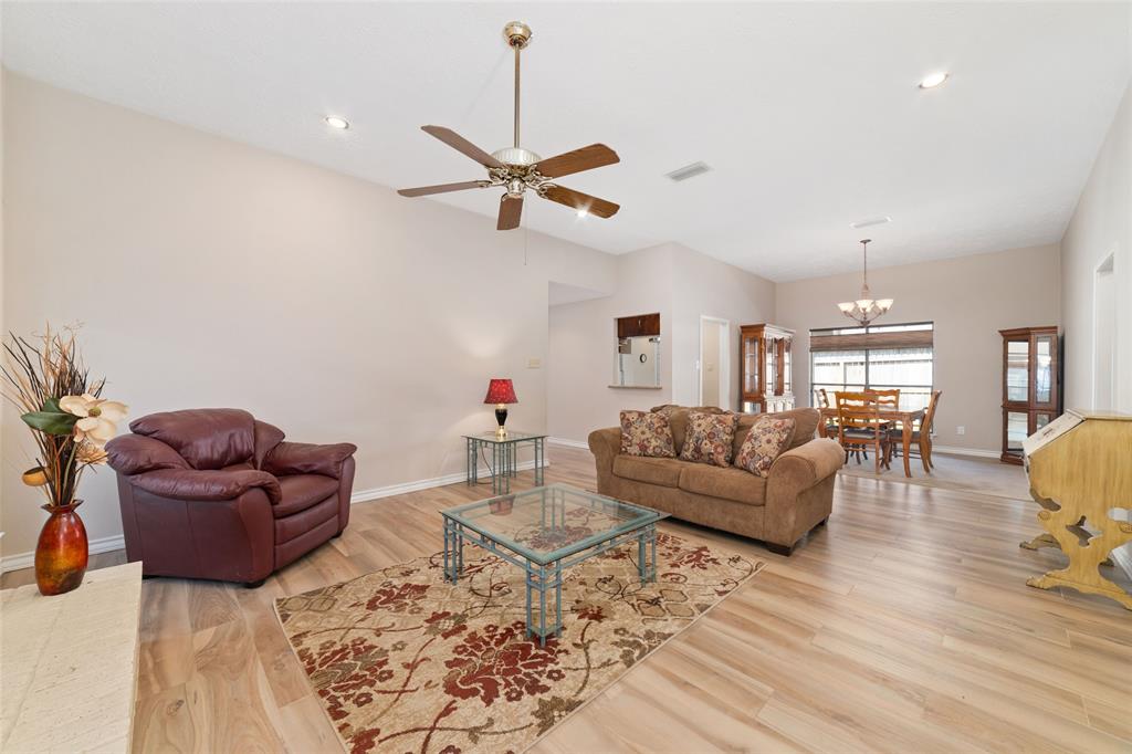7238 N Hearthstone Green Drive, Houston, Texas image 8