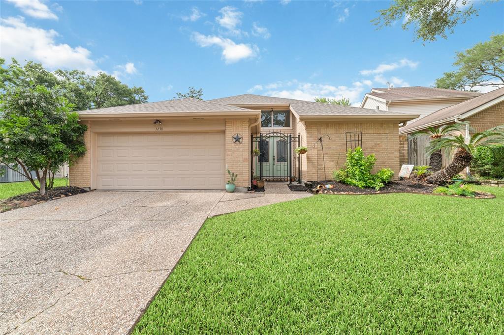 7238 N Hearthstone Green Drive, Houston, Texas image 1