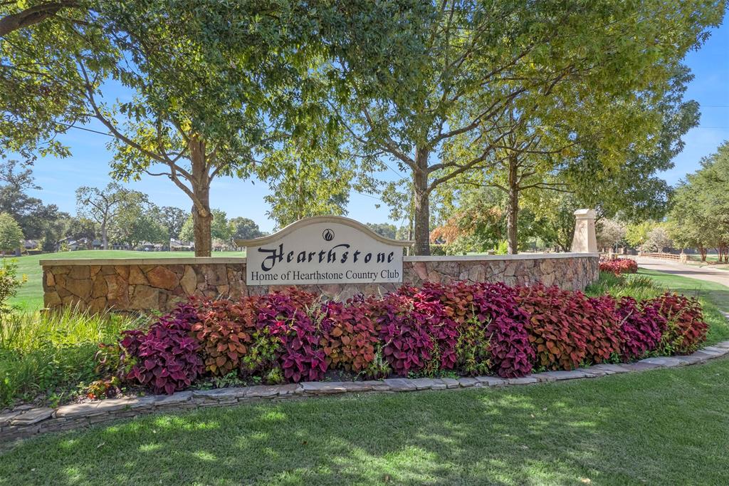 7238 N Hearthstone Green Drive, Houston, Texas image 3